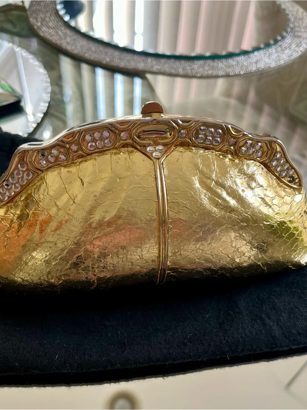 N/A elegant gold
